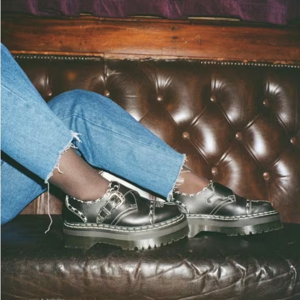 ISO doc martens gothic americana platform shoes, women’s size 7 (found!!)